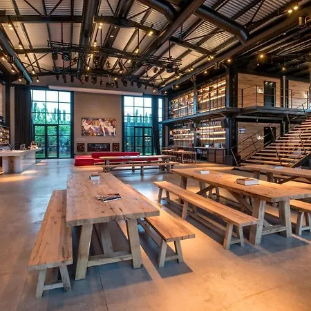 מלון Warehouse By The (adults Only) 2*