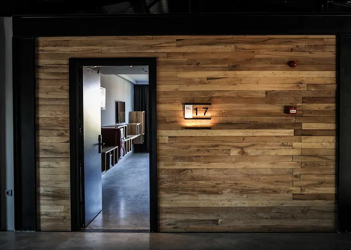 Warehouse By The (adults Only) 酒店