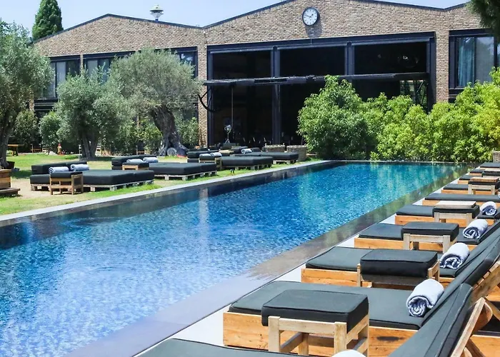 Warehouse By The (adults Only) 2*