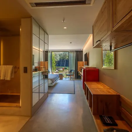 Warehouse By The (adults Only) فندق