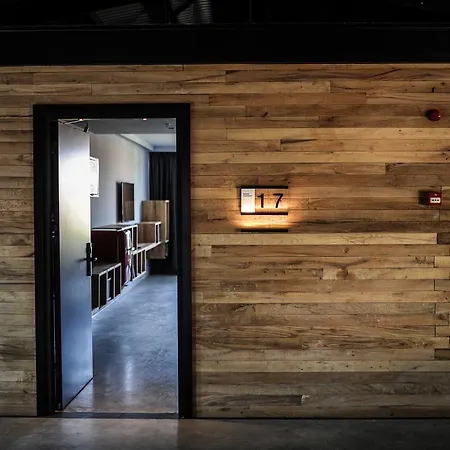 Warehouse By The (adults Only) 호텔