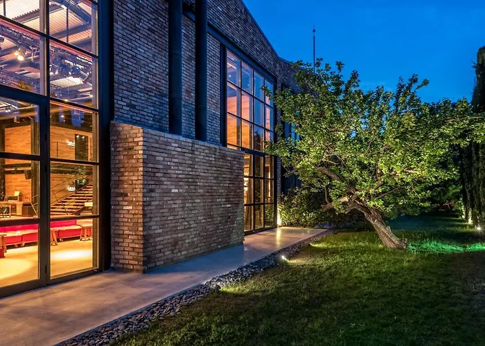 Warehouse By The (adults Only) 2*